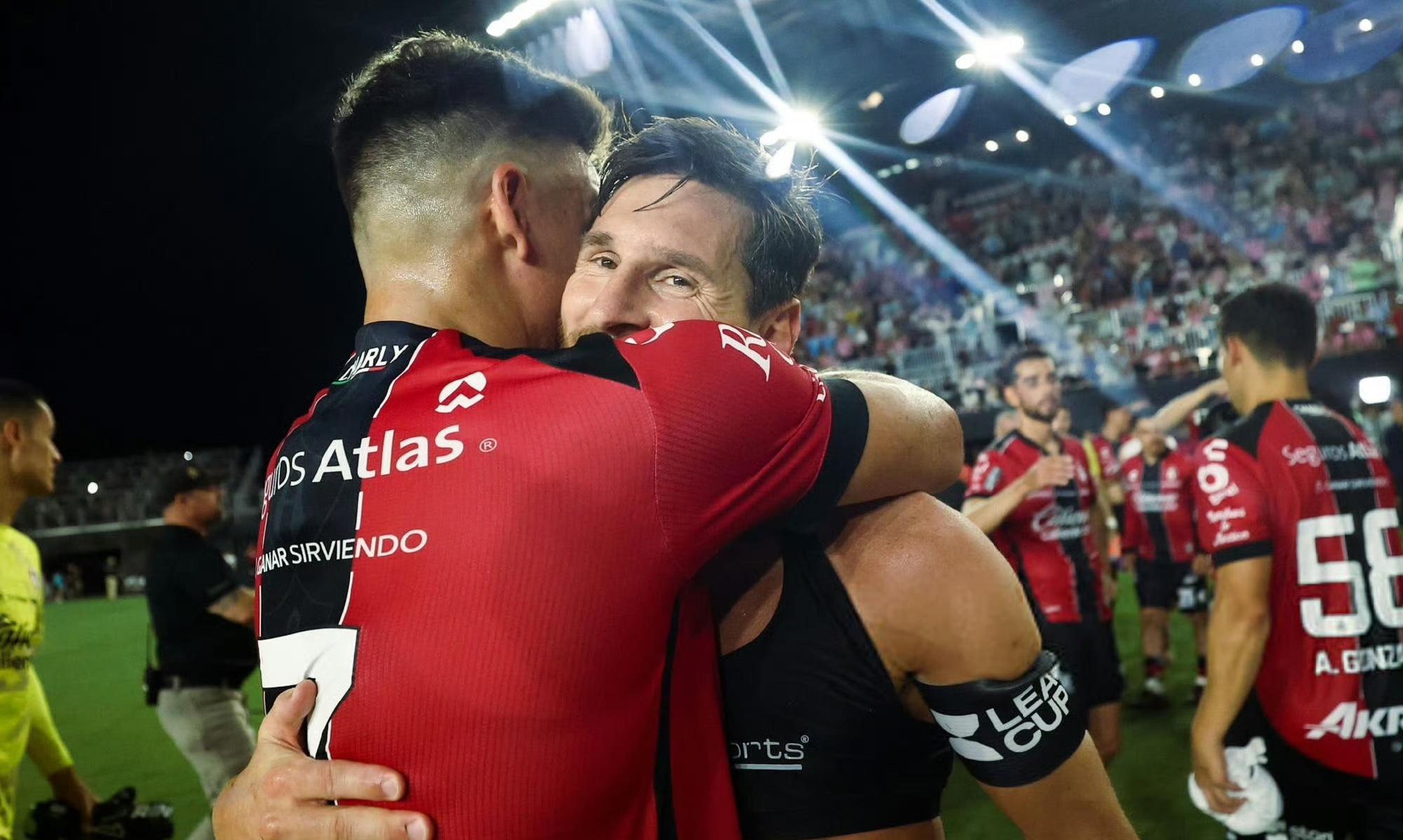 关于尤文主场大捷，球员赛后激动庆祝胜利，相关用户.的信息