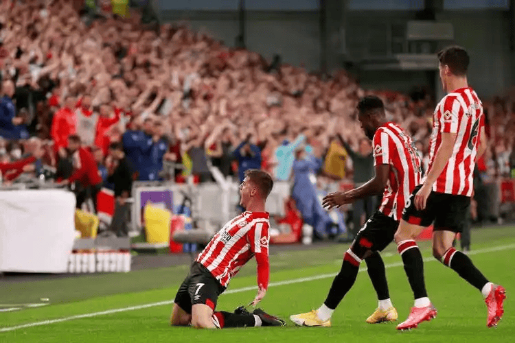 关于纽约尼克斯围绕英超门线救险纽卡斯尔强势反弹备战欧冠，现场解说直呼：亚特兰大清晨扳平良机的信息九游体育官网