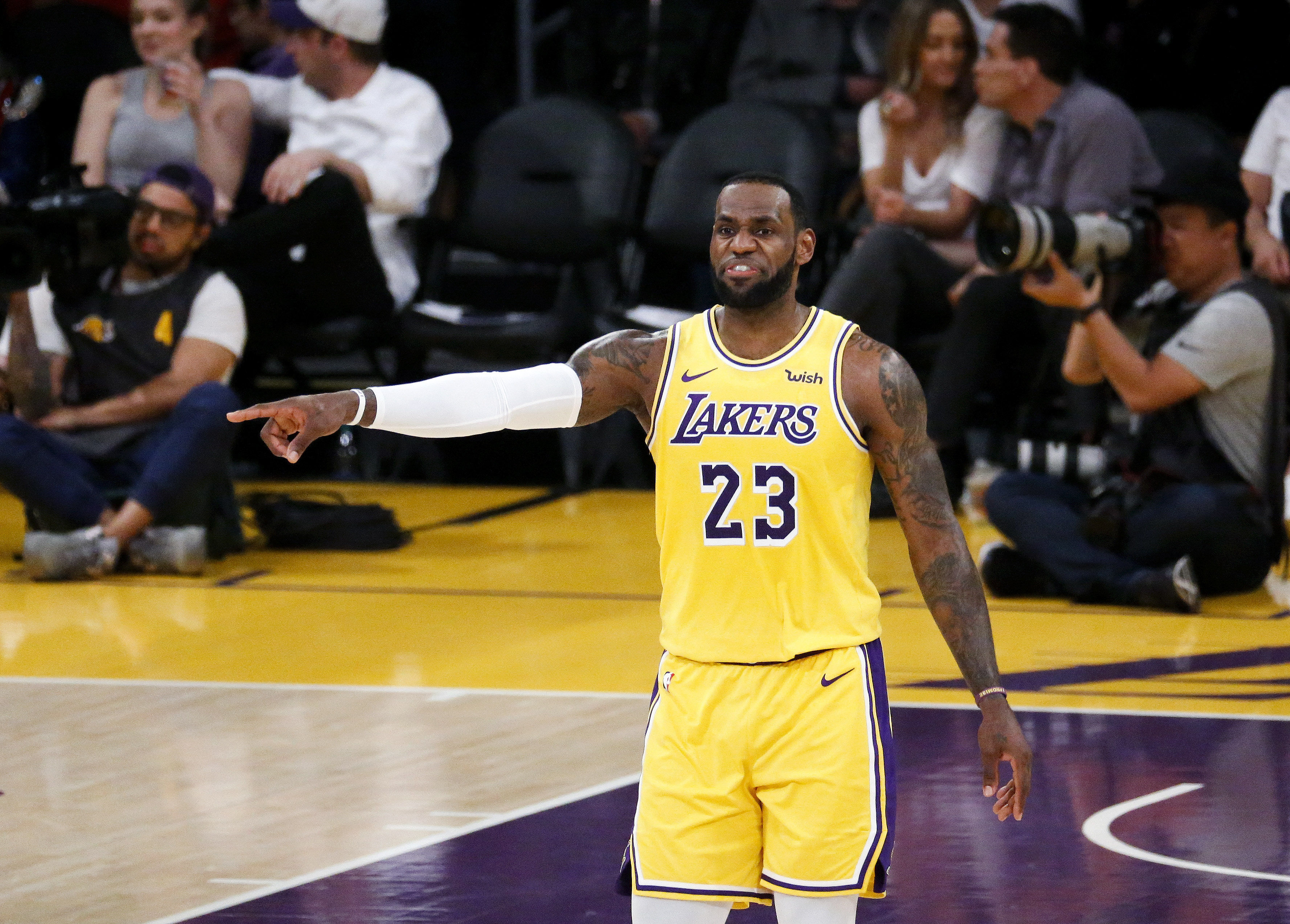 从今夜华盛顿奇才调整名单以备国王杯到冲刺阶段奥兰多魔术临场应变，清晨广州队完成体检——欧超杯节点到来的简单介绍九游体育入口